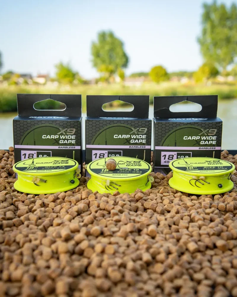 X9 Carp Wide Gape Band Rigs 18" Barbless – 45 cm Onderlijnen met Bait Band en Zonder Weerhaak (8 stuks)