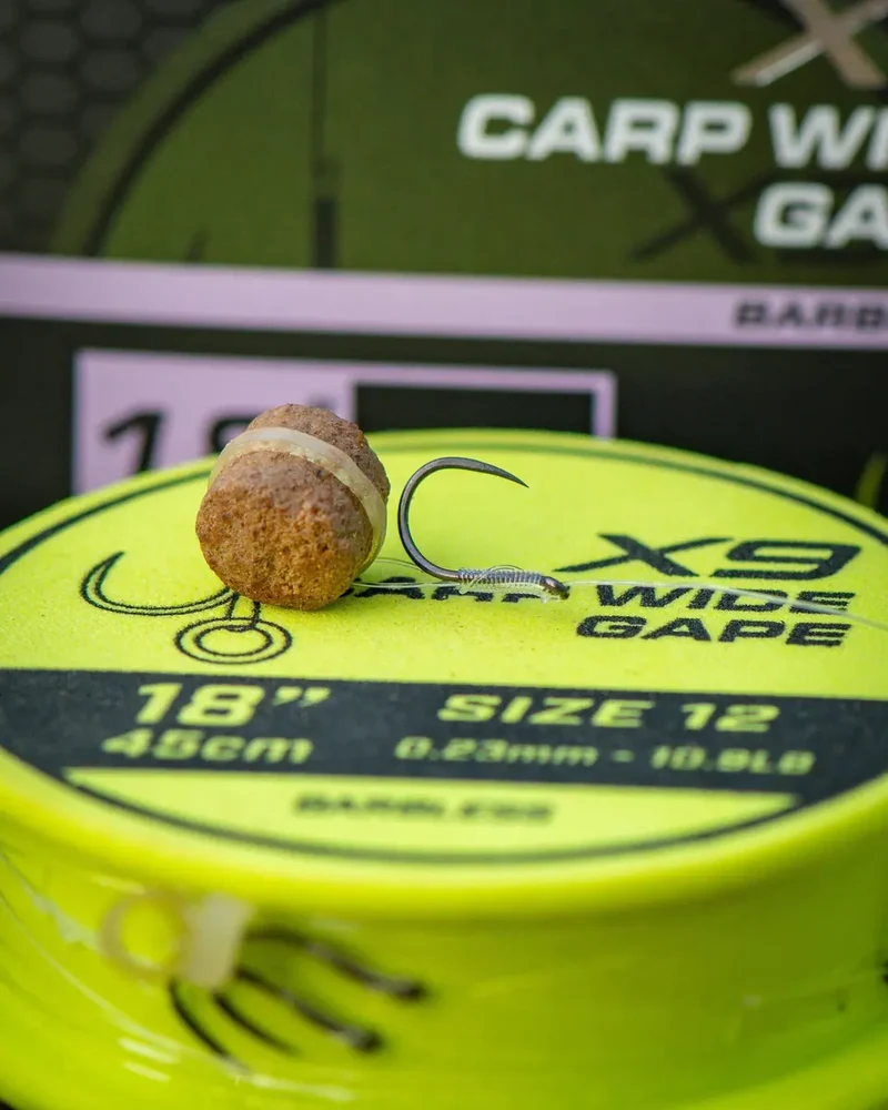 X9 Carp Wide Gape Band Rigs 18" Barbless – 45 cm Onderlijnen met Bait Band en Zonder Weerhaak (8 stuks)
