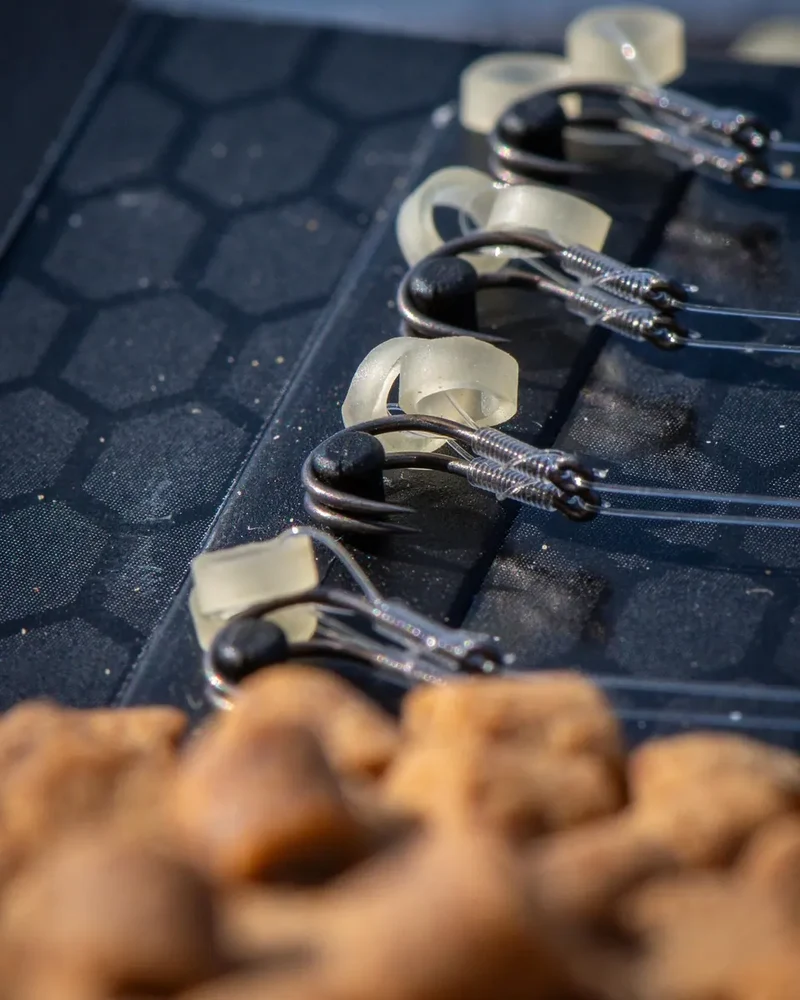 X6 Carp Pellet Rigger Band Rigs 6" Barbless – 15 cm Onderlijnen met Bait Band en Zonder Weerhaak (8 stuks)