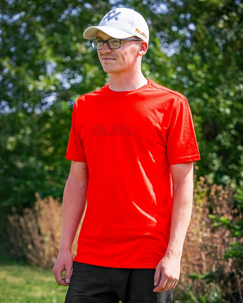 GLITCH RED TEE – T-shirt - Op Bestelling
