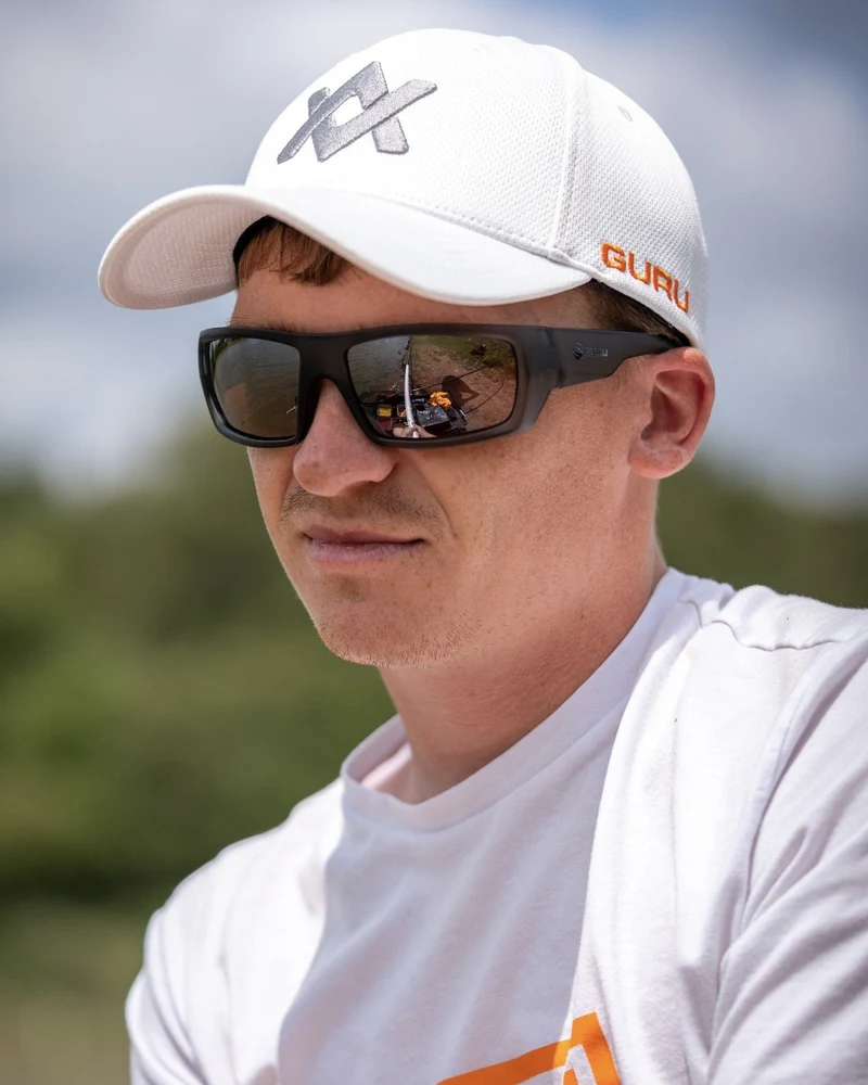White Aventus Cap – Pet