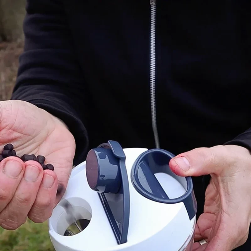 Trophy Bait Chopper – Handmatige Hakmolen voor Aas