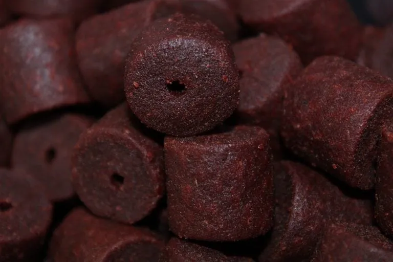 Pellets Percés Pro Elite Baits Red Halibut 15 mm 900 g