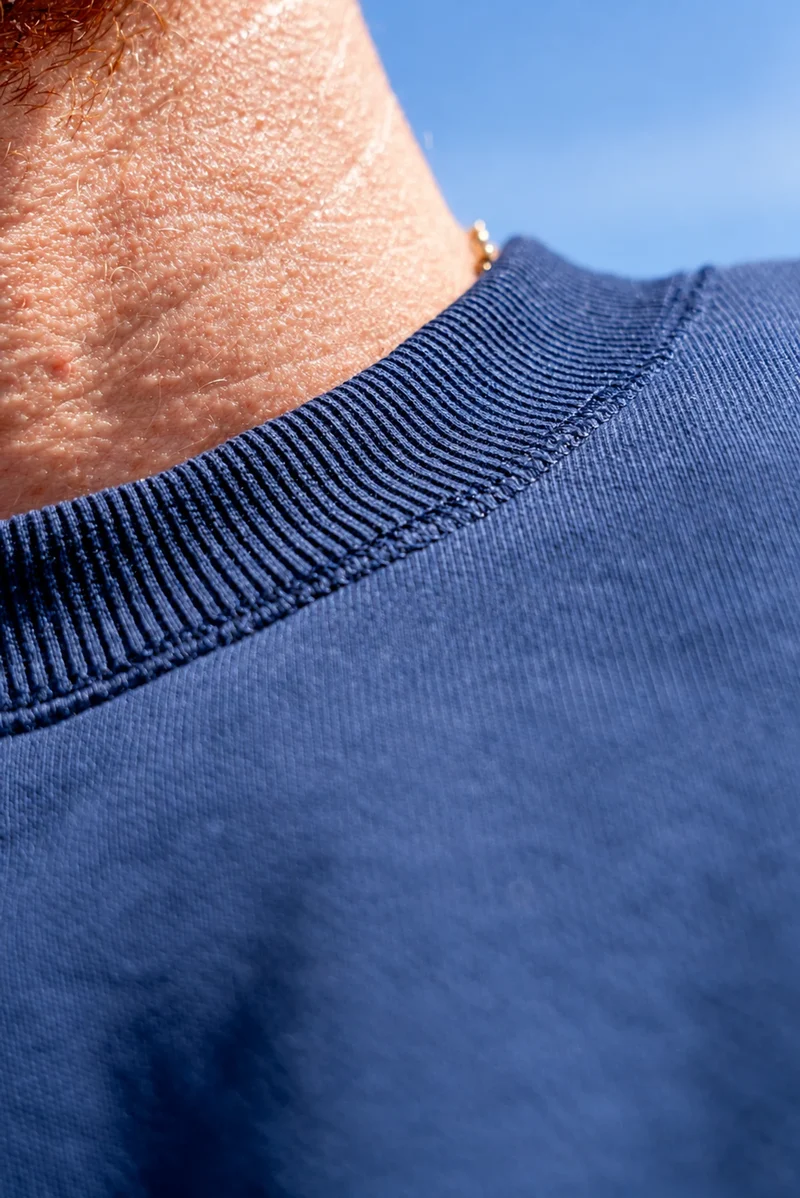 Patch Crewneck Navy – Marineblauwe Trui