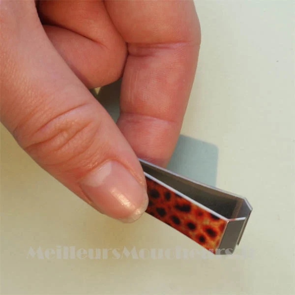 Coupe –fil débouche oeillet Truite