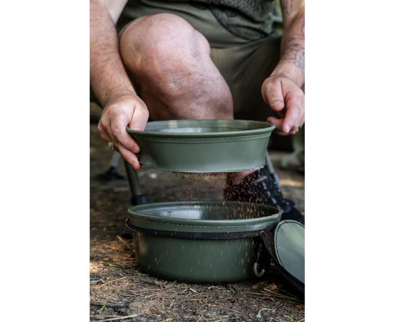 EVA Solid Groundbait Bowl and Riddle – Voerbak met Zeef