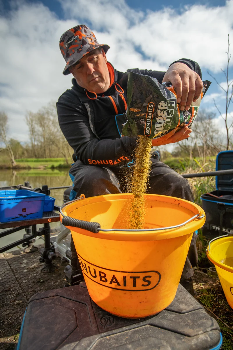 Super Crush Mega Carp Method Mix 2kg – Karpermethodgrondvoer 🎁