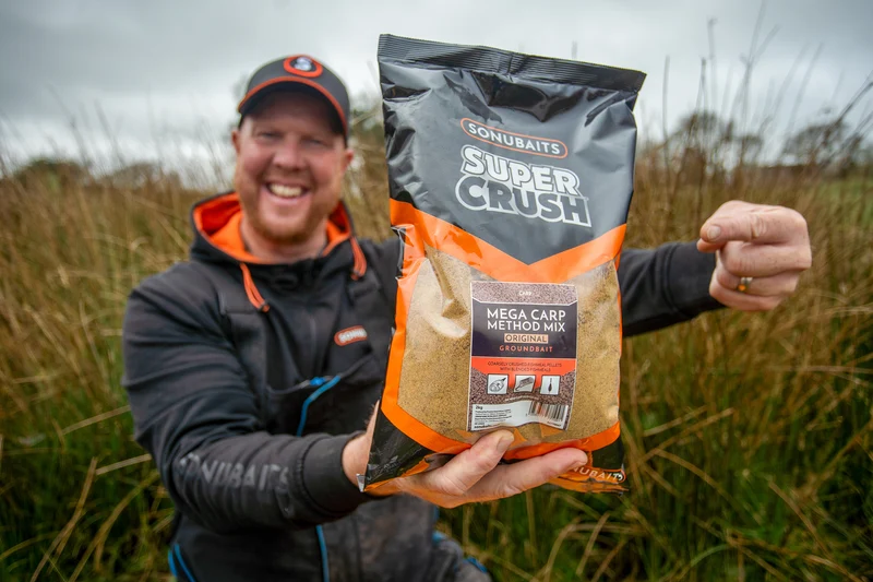 Super Crush Mega Carp Method Mix 2kg – Karpermethodgrondvoer 🎁