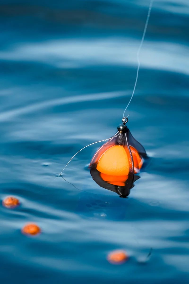 Surface Feeder Float – Oppervlaktedobber met Geïntegreerde Voerkorf 🎁