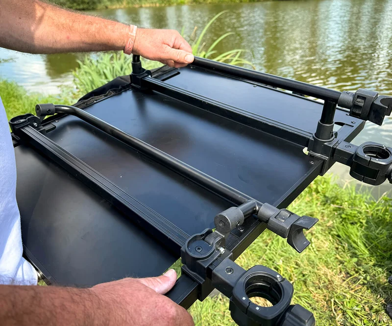 Solith Hooded Side Tray – Aastafel met Aaskap
