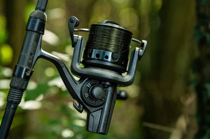 Moulinet Nash LRX8000
