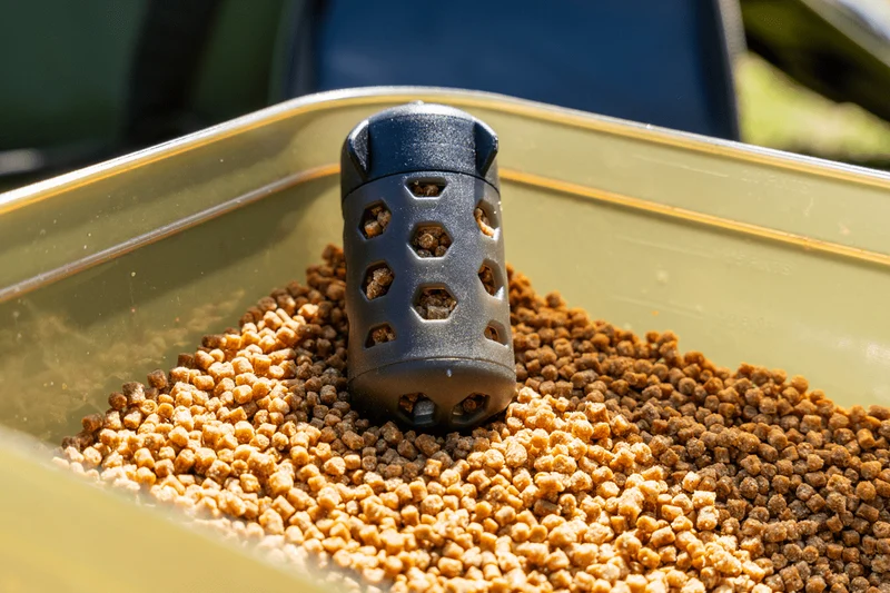 Floating Feeder – Drijvende Voerkorf 🎁