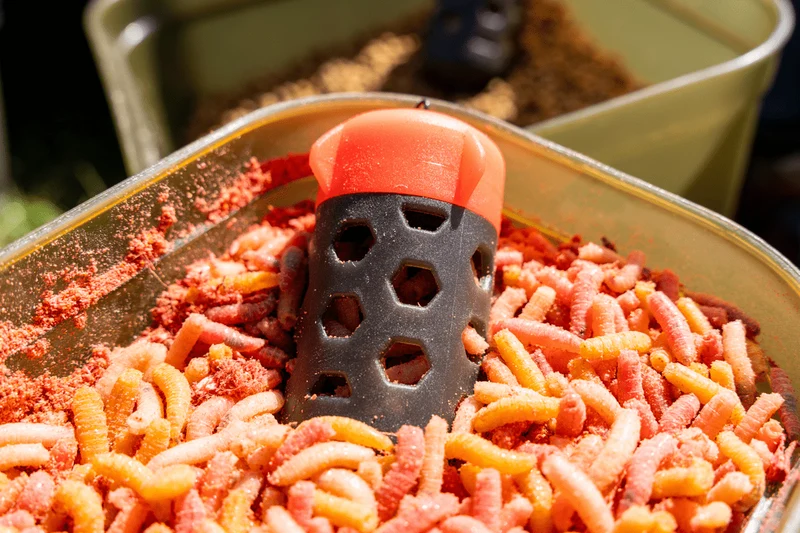 Floating Feeder – Drijvende Voerkorf 🎁