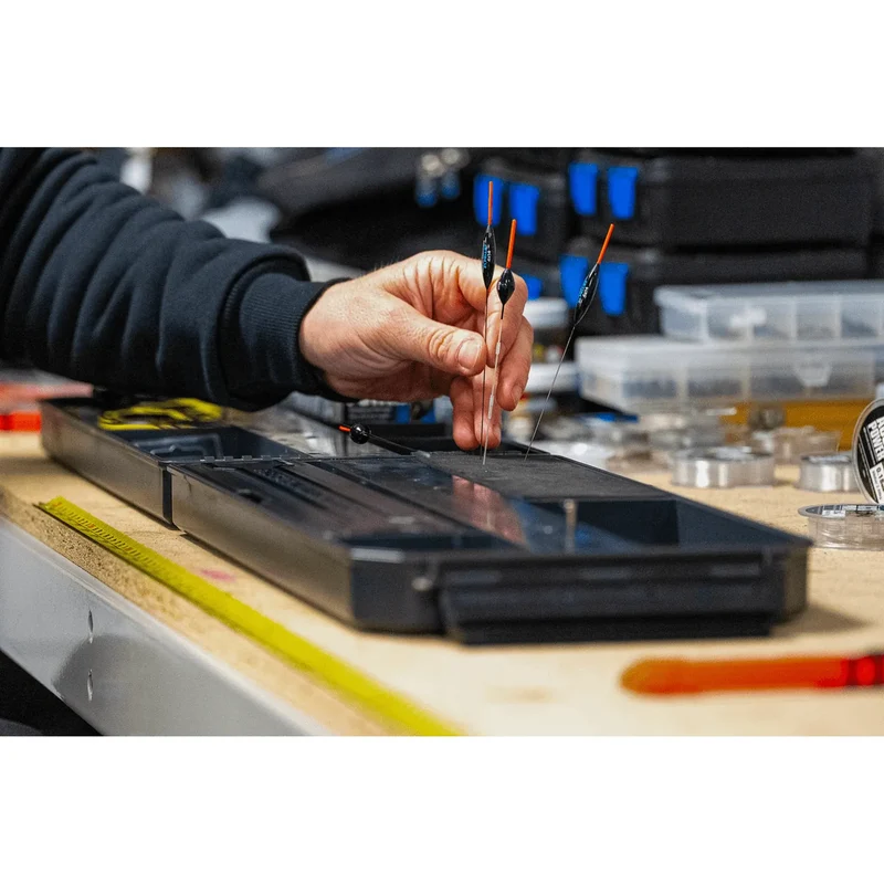 Rig Station – Montagestation voor Tuigen en Onderlijnen