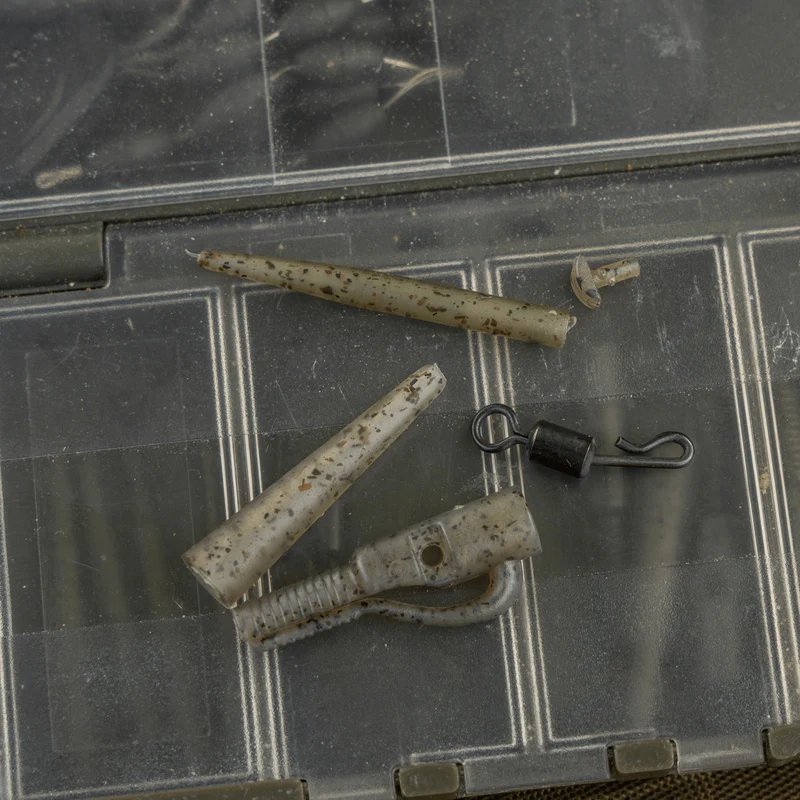 Set Lead Clip Avid Carp Outline FleckTone