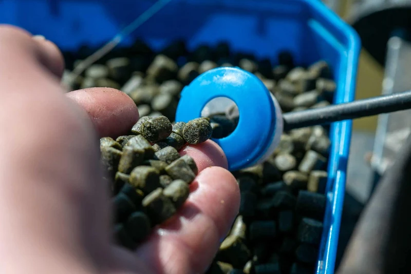 Marine Green Feed Pellets 900g – Groene Voerpellets