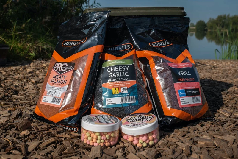 Cheesy Garlic Halibut Pellets 900g – Halibutpellets met Kaas- en Knoflooksmaak