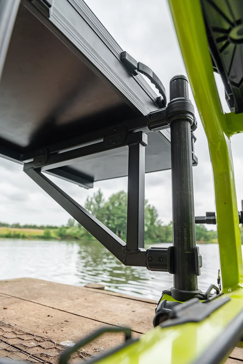 Pro Rigid Feeder Tray – Aastafel voor Feederstoel
