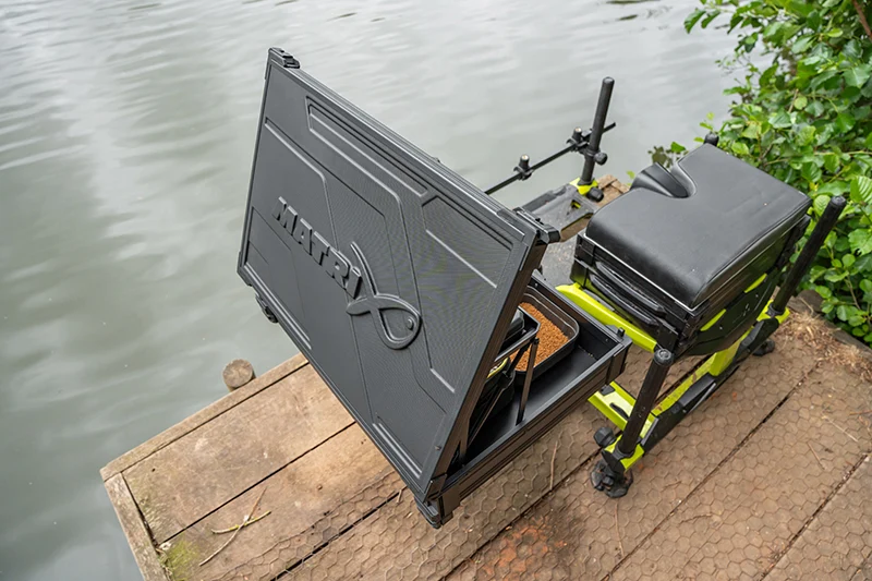 Pro Rigid Feeder Tray – Aastafel voor Feederstoel