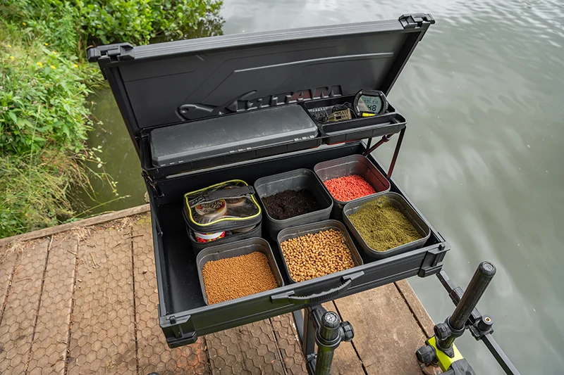 Pro Rigid Feeder Tray – Aastafel voor Feederstoel