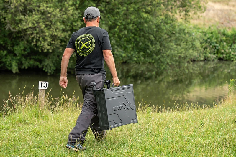 Pro Rigid Feeder Tray – Aastafel voor Feederstoel