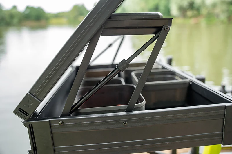 Pro Rigid Feeder Tray – Aastafel voor Feederstoel