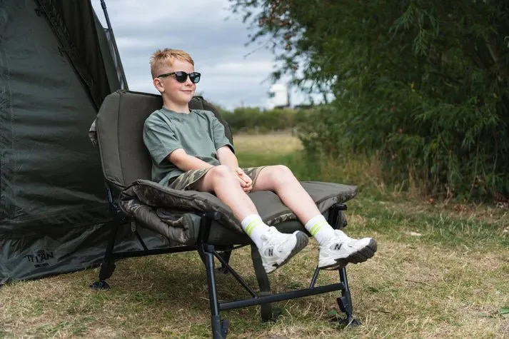 Bed Chair Nash Indulgence 4 Juniors Sleep System Camouflage