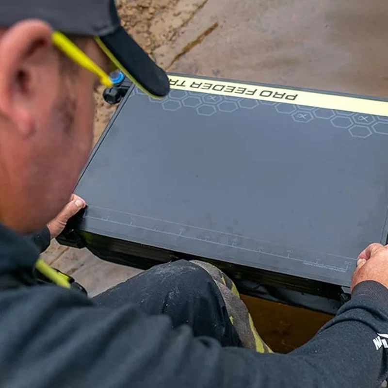 Pro Feeder Tray – Aastafel voor Feederstoel