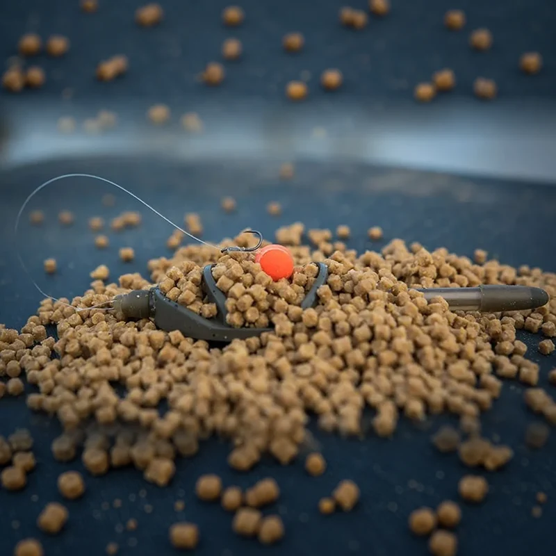 MXC-3 Bait Band Rigs Eyed Barbless 4" – 10 cm Onderlijnen met Bait Band en zonder Weerhaak