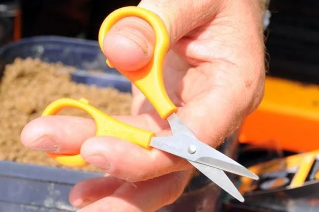Serrated Scissors – Kartelschaar