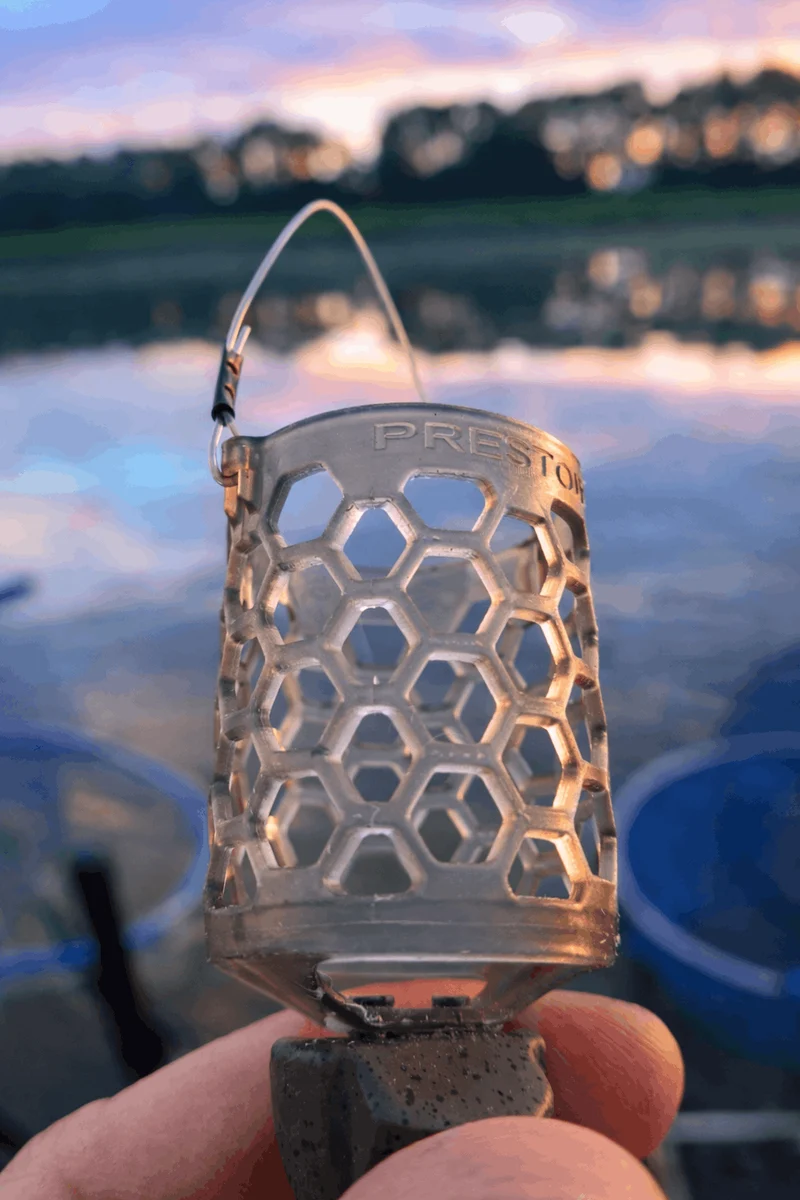 Hexmesh Plastic Bullet Feeders – Voerkorven