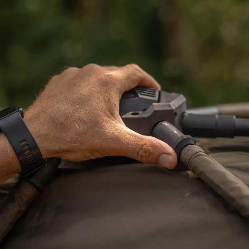 Abri Avid Carp Exo 2 personnes