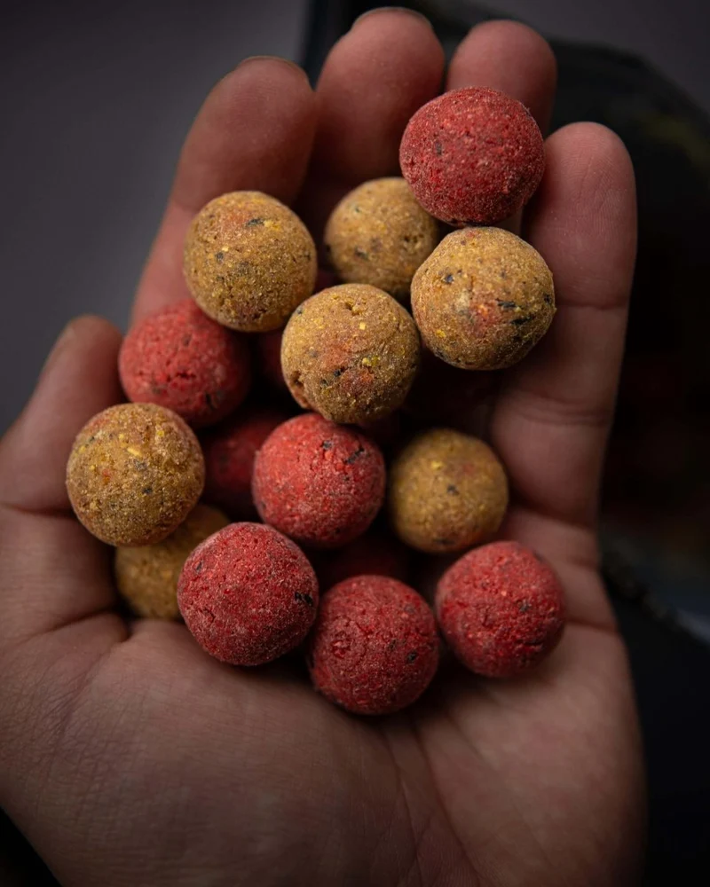 Bouillette Soluble Pro Elite Baits Banana Strawberry 20 mm 3,5 kg