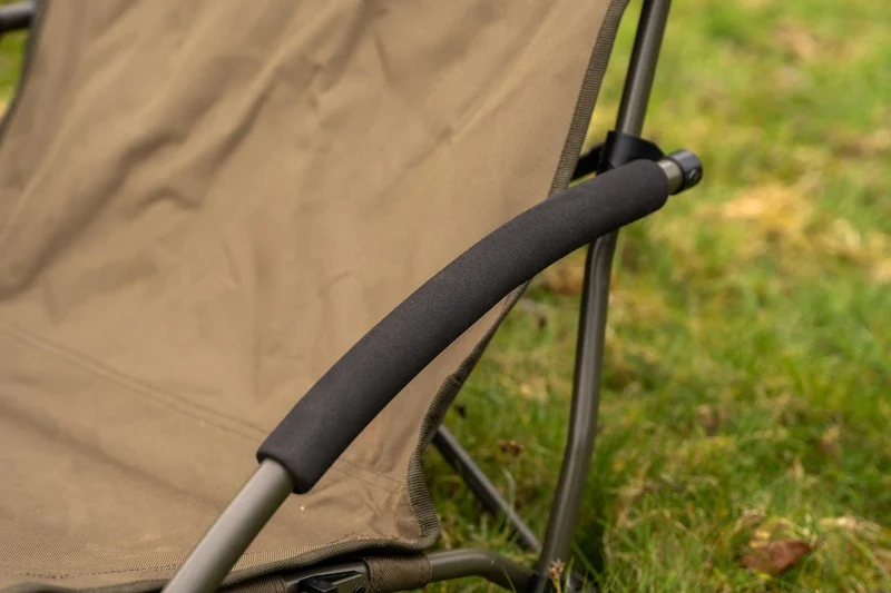 Chaise Avid Carp Revolve Low