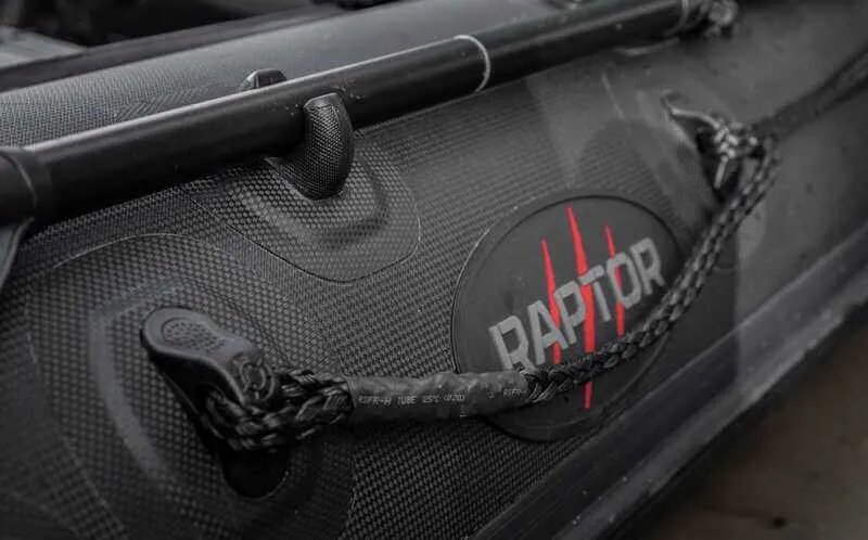 Bateau Raptor 200 X-Treme Dark avec plancher en aluminium