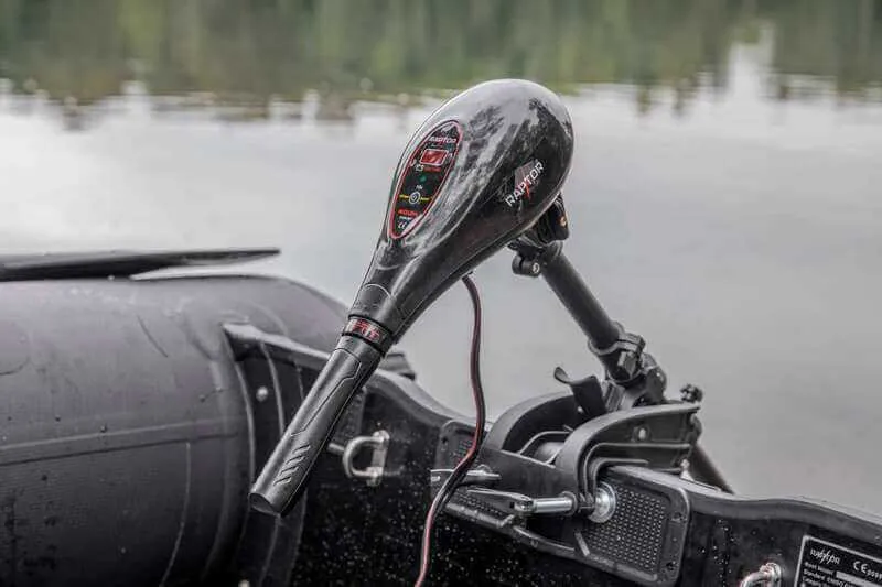 Bateau Raptor 200 X-Treme Dark Airdeck