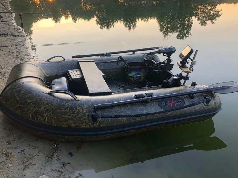Bateau Raptor 230 X-Wide Bush avec plancher en aluminium