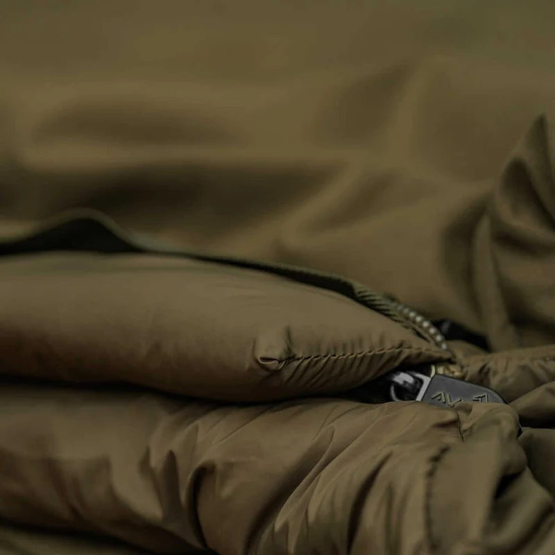 Bed Chair avec sac de couchage Avid Carp Revolve X System 8 pieds