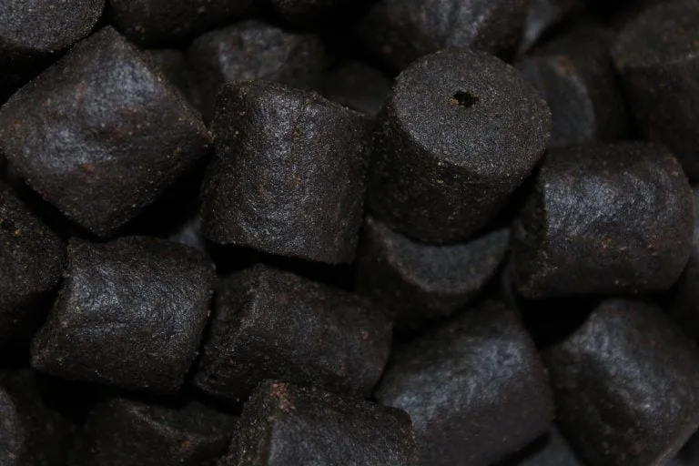 Pellets Percés Pro Elite Baits Black Halibut 20 mm 900 g
