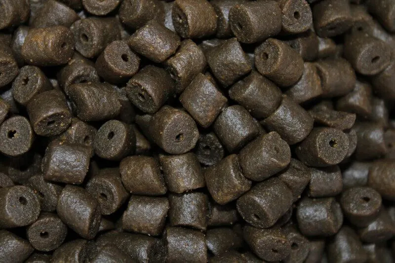 Pellets Perforés Pro Elite Baits Black Halibut 15 mm
