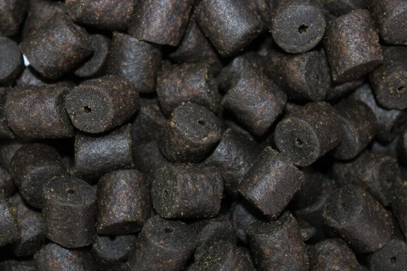 Pellets Perforés Pro Elite Baits Black Halibut 15 mm