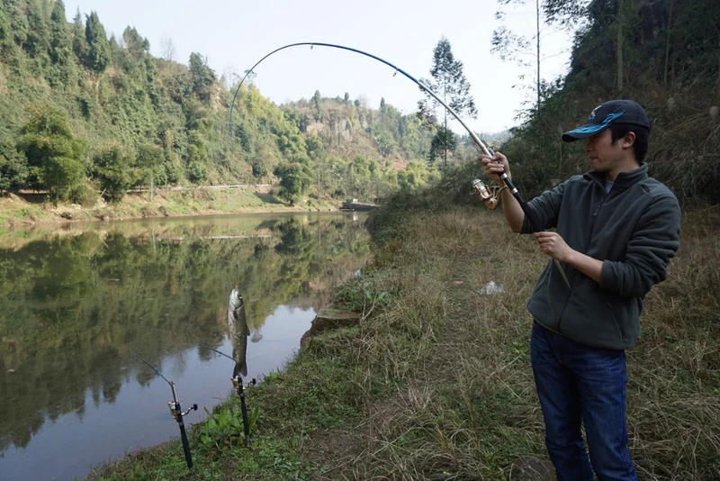 Automatic Fishing Rod High Quality Fish Pole 1.8M 2.1m 2.4m 2.7m Sea River Lake Stainless Steel Fishing Rod spinning telescopic