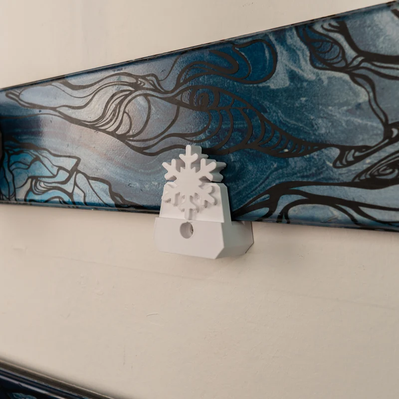 Snowflake Ski Holder | Horizontal Wall Mount