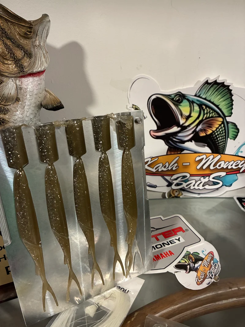5.75in Flex Minnow 6 in a bag TN Shad