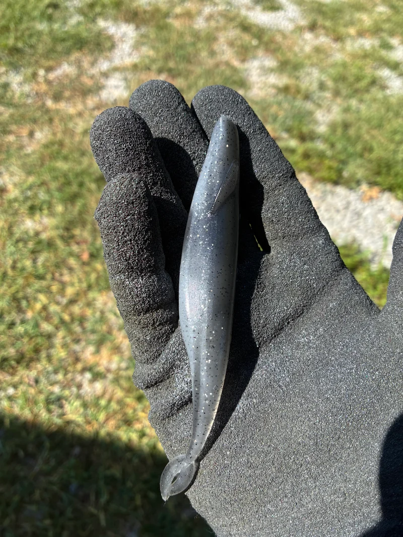 5in Kash Money Minnow. Silver Shad 5 in a bag