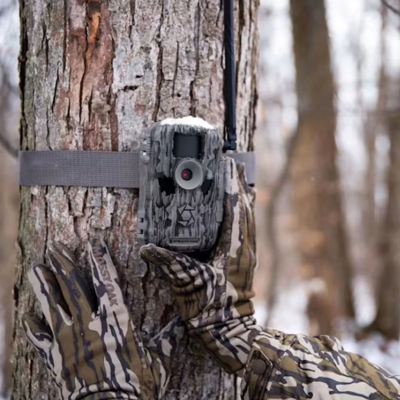 Caméra cellulaire "Fusion-X Pro" avec panneau solaire