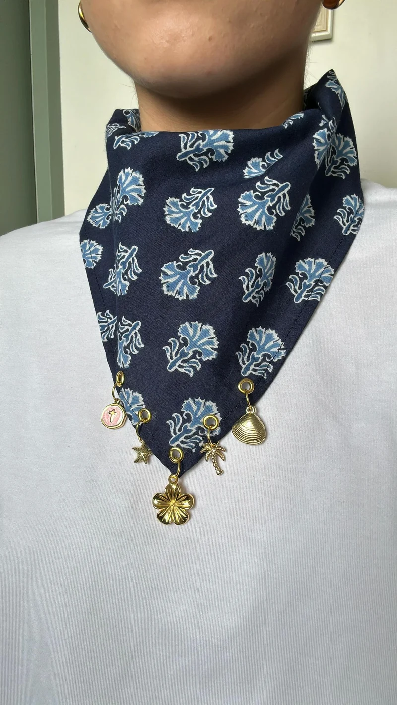 Foulard à charms Hélène