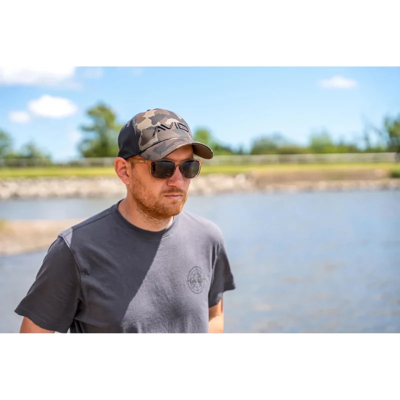 Casquette Avid Carp Distortion Dark Camouflage Hybrid